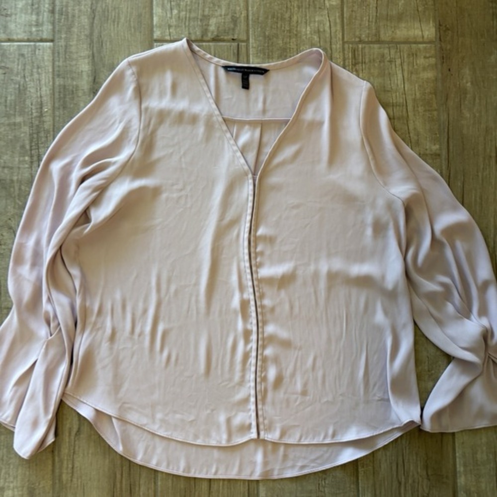 White House Black Market Top Rose Pleated Cuff Vneck Silky Soft Pink Size LP